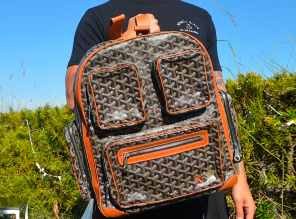 Tas berbentuk robot yang unik dan futuristik